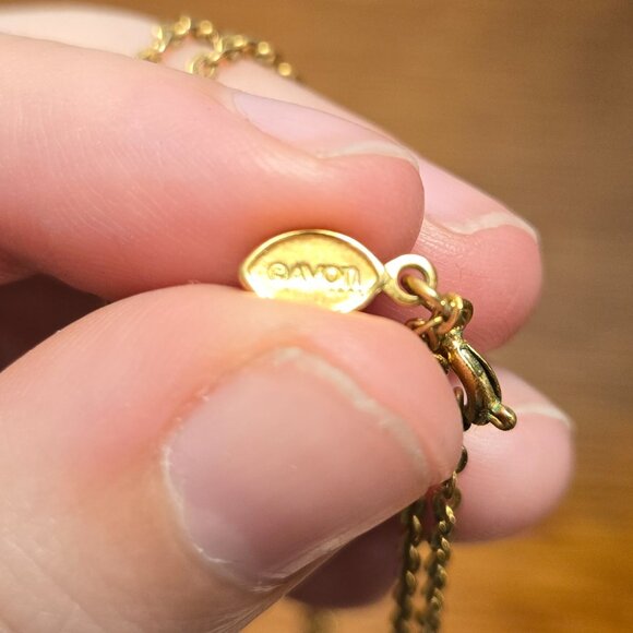 Avon Tear Drop Fire Glow Pendant Necklace - Picture 4 of 4